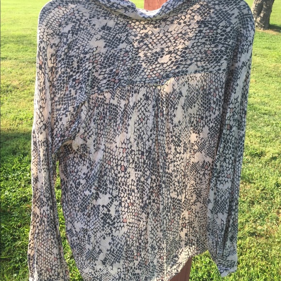 Velvet Heart Button Up Snakeskin Print top - Picture 2 of 5